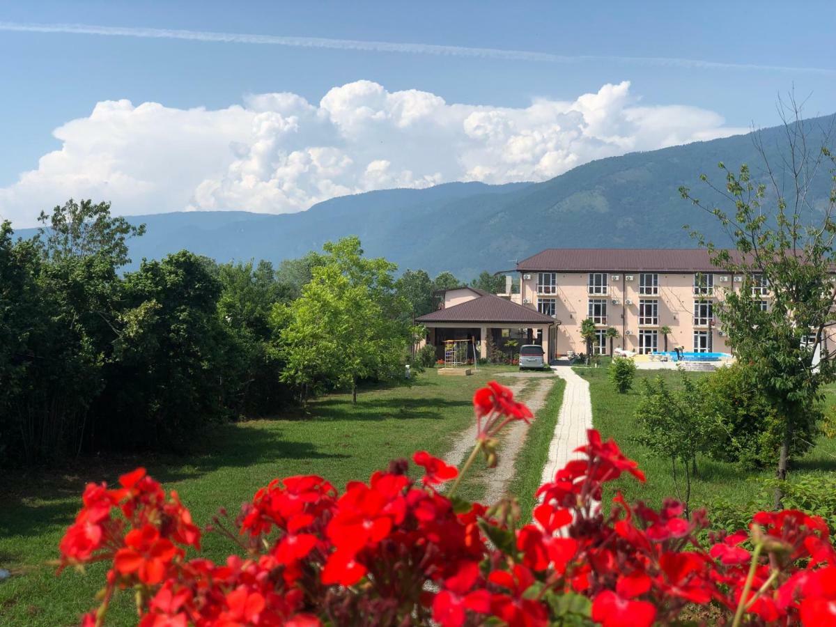 Hotel Askar Alakhadzi Exterior photo
